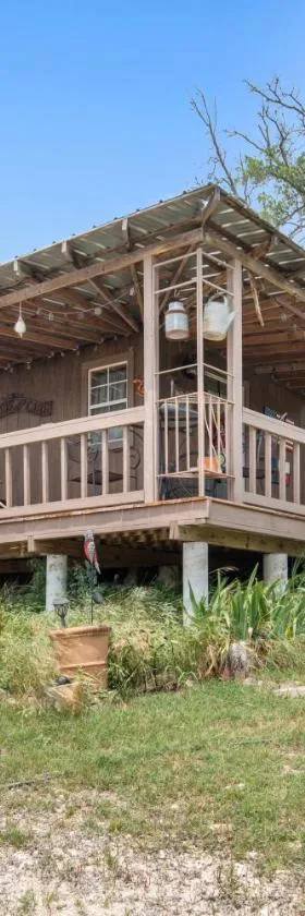 Artesia Hilltop Cabin，位于克尔维尔的酒店