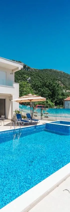 Villa White Beauty，位于Lapčići的酒店