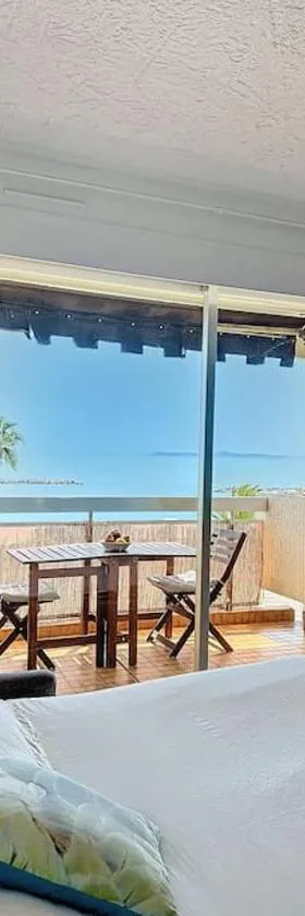 Horizon Océan-Studio bord de Mer，位于圣罗兰度瓦的酒店
