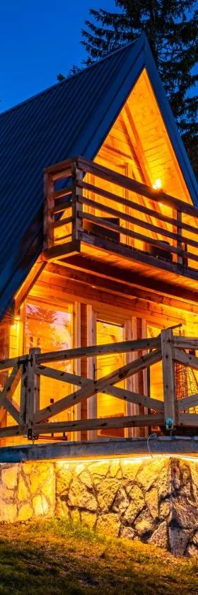 Mountain House Komovi-Radunovic DE LUX，位于Ljubaštica的酒店
