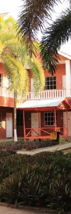 Hornbillbay Beach Resort，位于甘榜直落尼巴的酒店