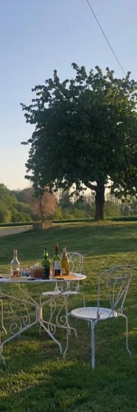 Au coeur de notre ferme céréalière，位于Romilly-sur-Aigre的酒店