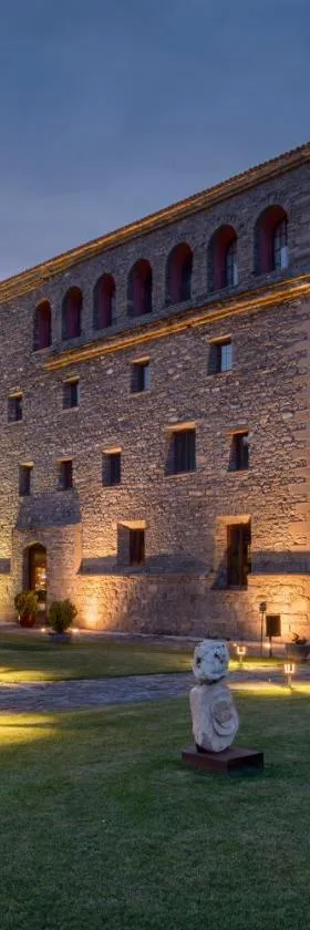 Hotel & Spa Monasterio de Boltaña，位于博尔塔纳的酒店