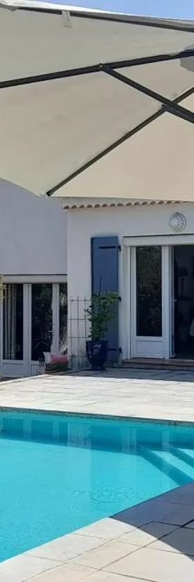 la lavande bleue，位于勒吕克的酒店