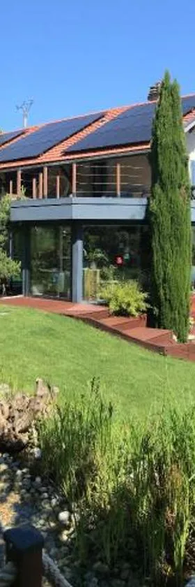 Gîte avec piscine chauffée & aires de jeux pour enfants，位于巴布哈兹的酒店