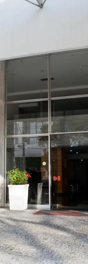 阿塔拉亚帕拉斯酒店，位于瓜拉普阿瓦的酒店