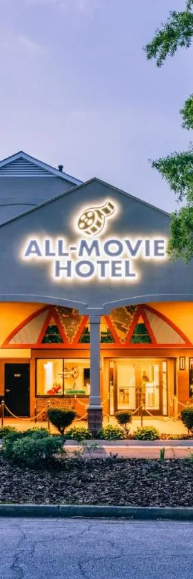 All-Movie Hotel，位于桃树市的酒店
