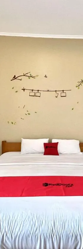RedDoorz At Mystays Pemuda Cepu Blora，位于Blora的酒店
