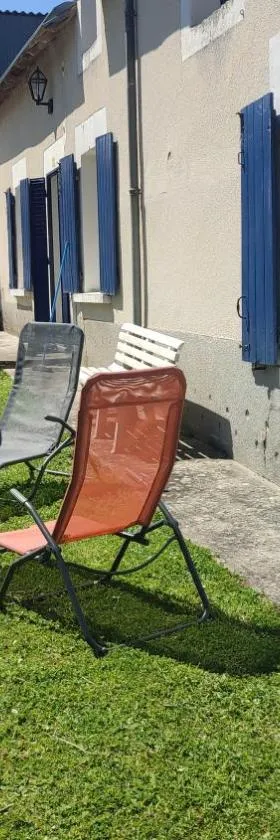 Maison plain pied, 2 chambres, longère typique , fraiche, dans bourg avec tous commerces，位于Luçay-le-Mâle的酒店