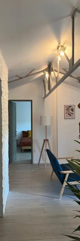 Hózhó Tempo -Sous les toits, espace loft écofriendly & slowlife avec petit-déjeuner，位于Grézet-Cavagnan的酒店