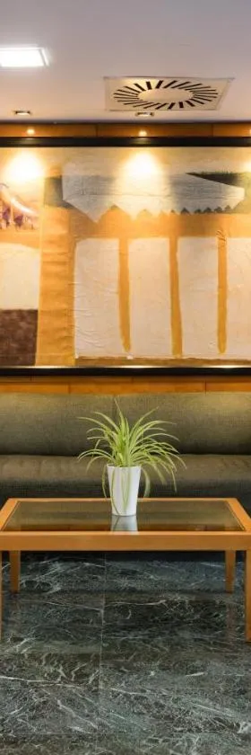 Hotel Ciudad de Valladolid，位于巴利亚多利德的酒店