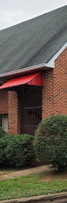 Red Roof Inn & Suites Cornelius - Lake Norman，位于科尼利厄斯的酒店