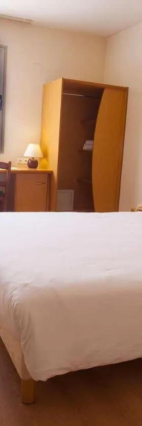Travelodge Alicante Puerto，位于阿利坎特的酒店
