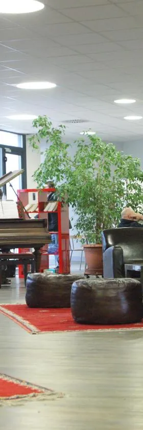 艾斯艾塔卢瓦尔河谷酒店，位于布鲁瓦的酒店