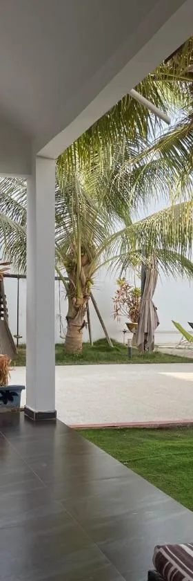 SALY - Villa Kage 6 chambres -Clim-Wifi-Eau chaude-Billard-Babyfoot-Ping pong-Canal - ELECTRICITE NON COMPRISE，位于萨利尼亚拉尔的酒店