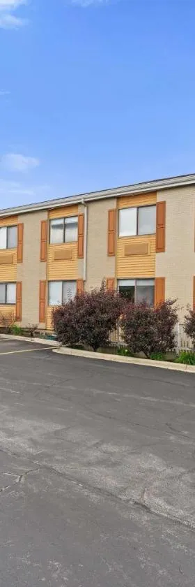 Best Western Oakbrook Inn，位于奥克布鲁克特莱斯的酒店