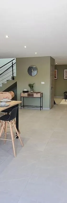 Appartement refait à neuf，位于Fléville-devant-Nancy的酒店