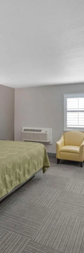 Quality Inn Kettleman City near Hwy 41，位于Kettleman City的酒店