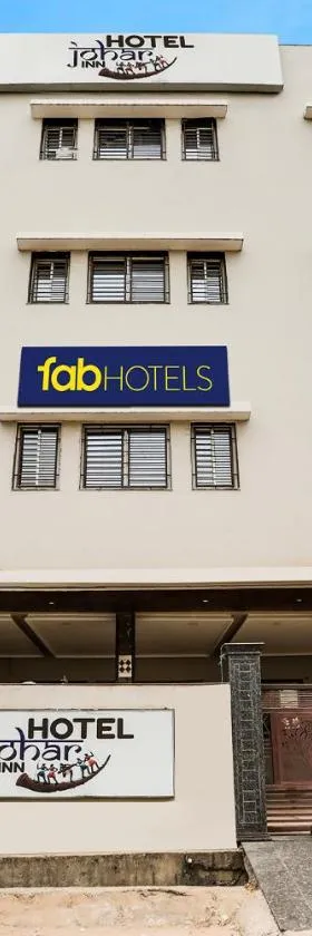 FabHotel Johar Inn，位于赖布尔的酒店