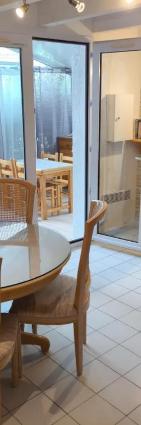 Les VAGUES DE LA GARDIOLE，位于维克拉加尔迪奥勒的酒店