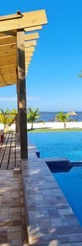 Seaside Chateau Resort，位于伯利兹城的酒店