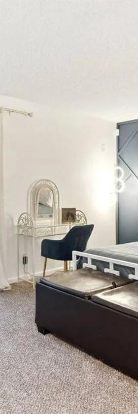Spacious 4BR Escape, Pool, Fireplace, Privacy, & ensuite bathrooms，位于帕姆代尔的酒店