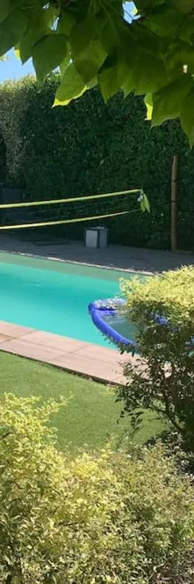 Magnifique villa avec piscine，位于瓦朗斯旁圣马塞的酒店