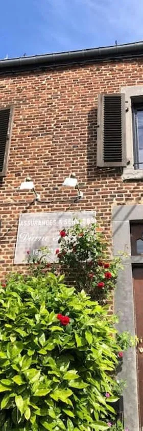 Le petit chapitre，位于Fosses-La-Ville的酒店