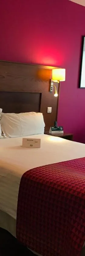 Logis Hotel & Restaurant La Paix，位于Le Nouvion-en-Thiérache的酒店