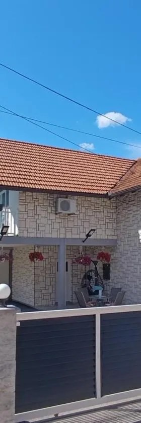 Vila AMNA - Ilidža，位于Doglodi的酒店