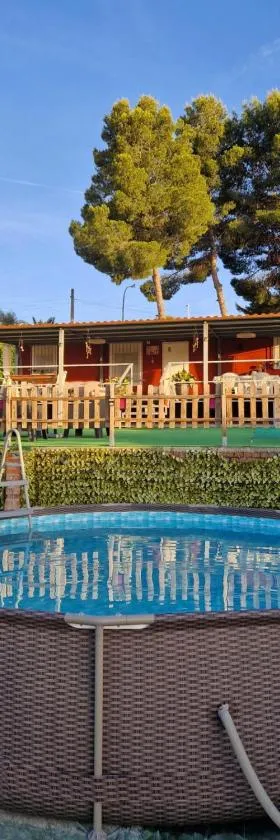 Casita con piscina cerca de Chinchón, Aranjuez y Parque Warner，位于Colmenar de Oreja的酒店