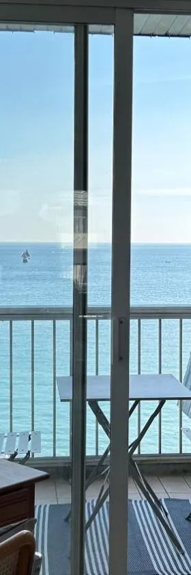 Appartement pied dans l'eau - La Comtesse，位于圣盖波特里厄的酒店