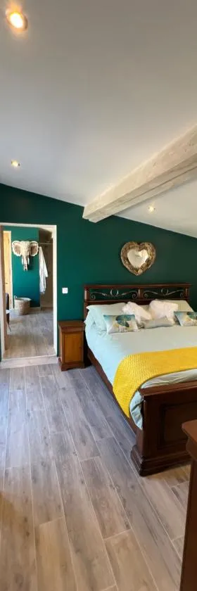 Lécrin chambre d'hôte spa，位于贝勒加德的酒店