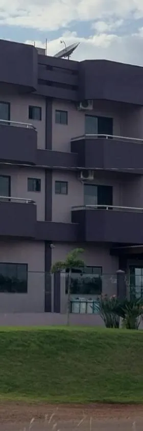 Conforto Plaza Hotel，位于Capitão Leônidas Marques的酒店