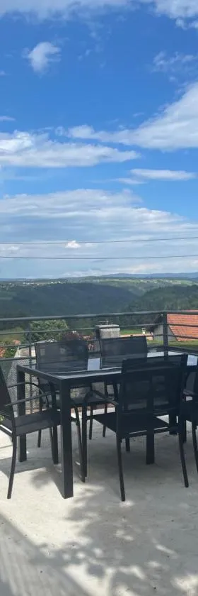 Gite rez de chaussée maison，位于Saint-Maurice-de-Lignon的酒店
