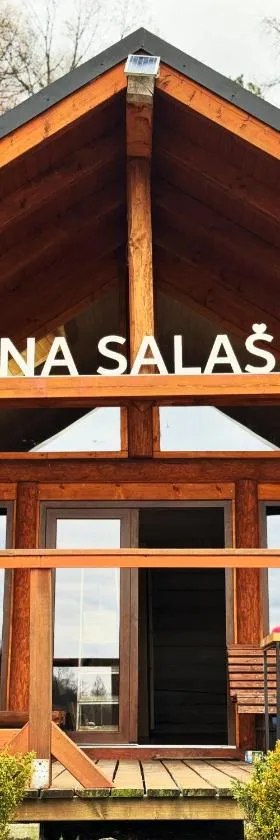 Glamping Salaš，位于Mochtín的酒店