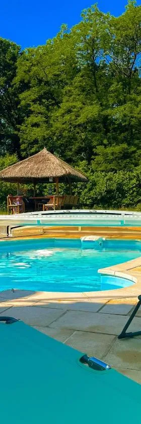 Chambres à louer à la Villa l idéale，位于Laubanie的酒店