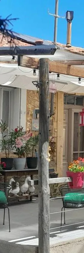 Sur la Bonnefooi，位于Prades-sur-Vernazobre的酒店