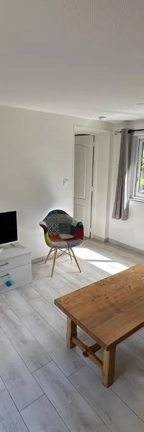 Maison 3 à 5 Personne，位于Marigny的酒店