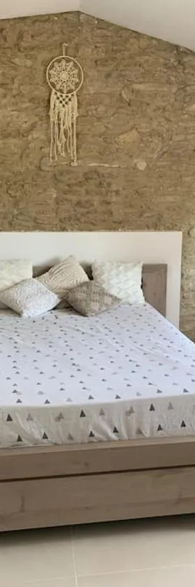 Maison de vacances toute équipée à 5mn du Pont-du-Gard au Cœur de Sernhac，位于塞尔纳克的酒店