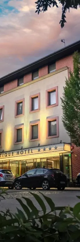 Corso Boutique Hotel，位于久洛的酒店