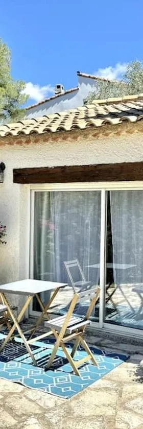 Studio proche Cassis climatisé，位于卡努的酒店