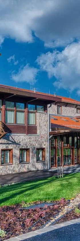 Cardoner Hotel és Konferenciaközpont，位于多博戈科的酒店
