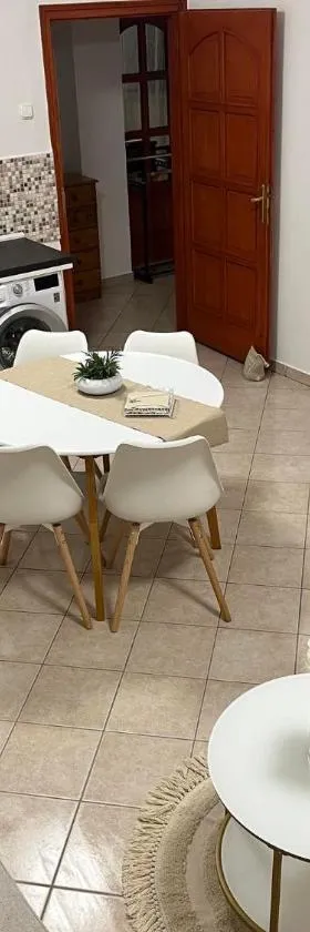 Rege apartman 3，位于下厄尔什的酒店