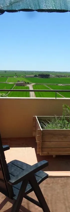 Apartamento con vistas，位于卡马尔莱斯的酒店