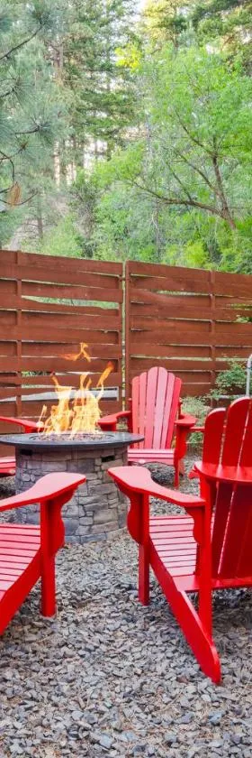 White Pass Log Cabin Luxury Retreat，位于Rimrock的酒店
