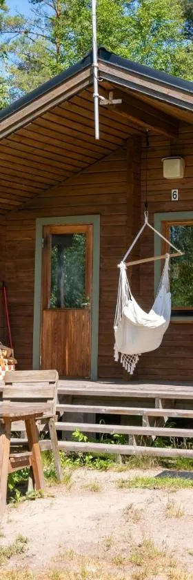 Pinetree Cottages Cabin with loft，位于Pyhäranta的酒店