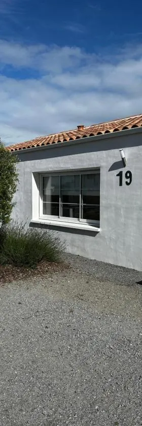 St Jean de Monts Maison neuve 15 pers 6ch，位于La Parée Preneau的酒店
