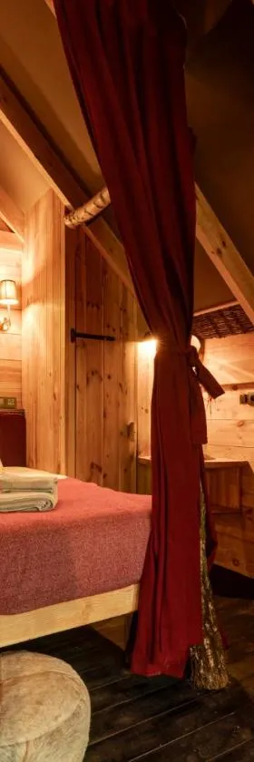Les Cabanes de Rensiwez，位于Mabompré的酒店