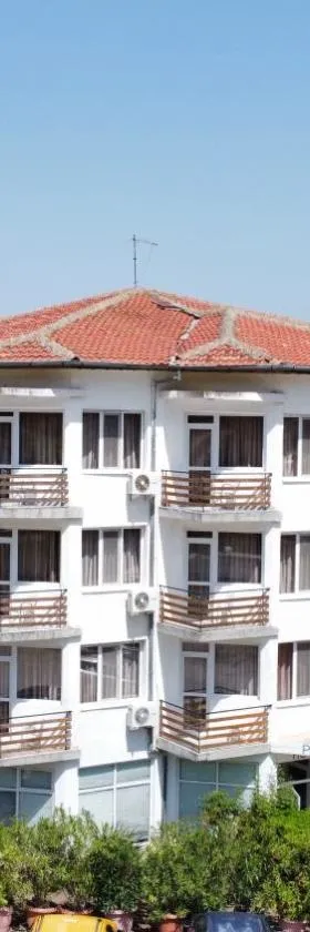 Hotel Palma Weiss，位于克兰内沃的酒店